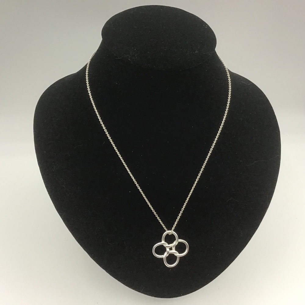 925 Sterling Silver Cloverleaf Good Luck Pendant Necklace. Interlocking Rings